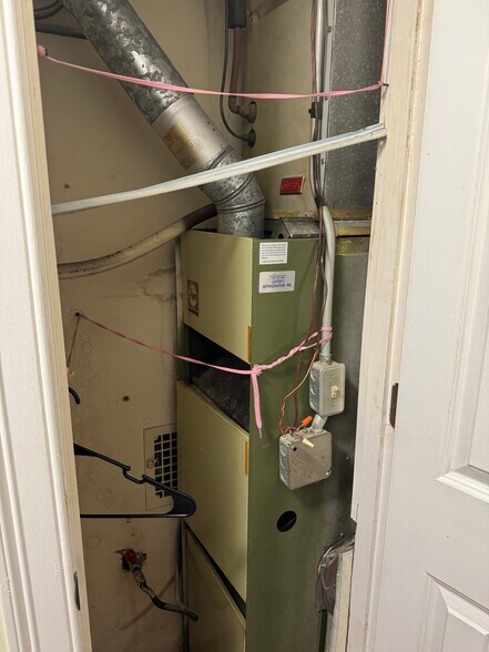 Building Photo - 16 Shrewsbury Green Dr