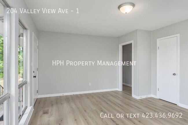 Building Photo - 204 Valley View Ave