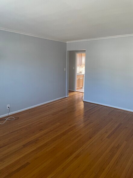 Building Photo - 343 Bloomfield Ave