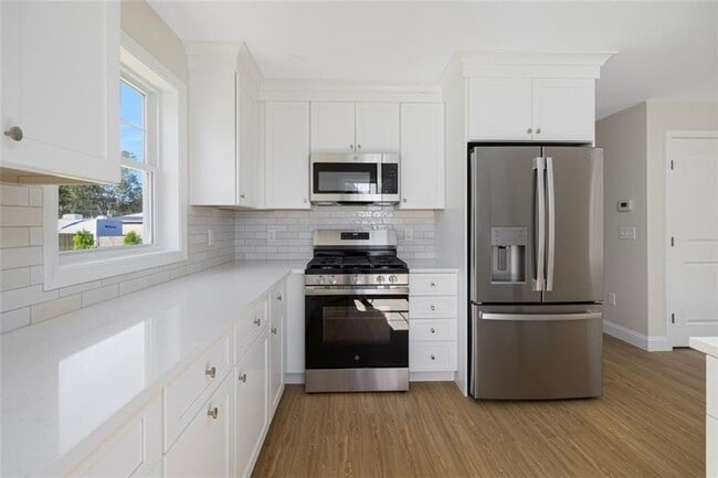 Building Photo - 237-237 Pequot Ave