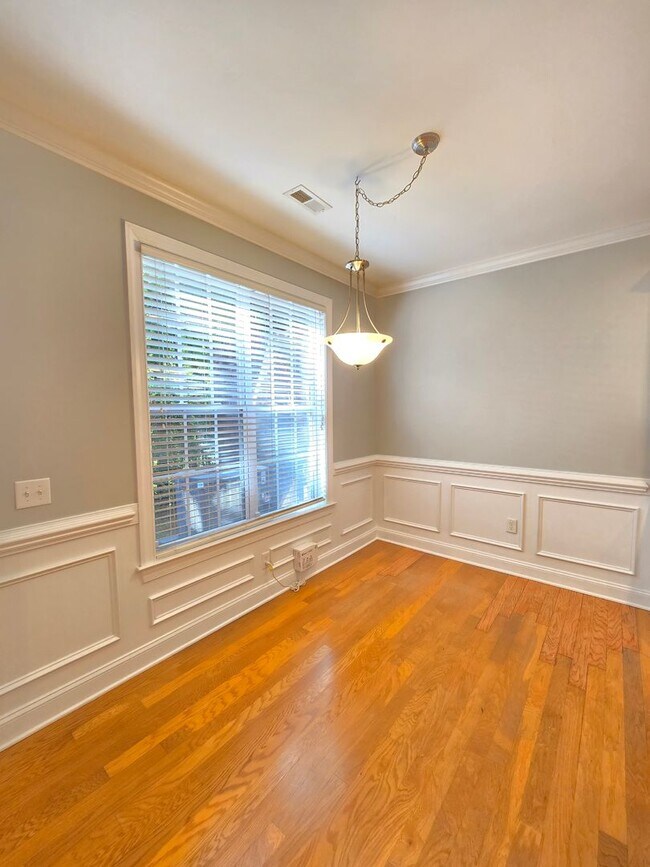 Building Photo - TOWNHOMES AT HOLLY GLEN - Gorgeous townhom...