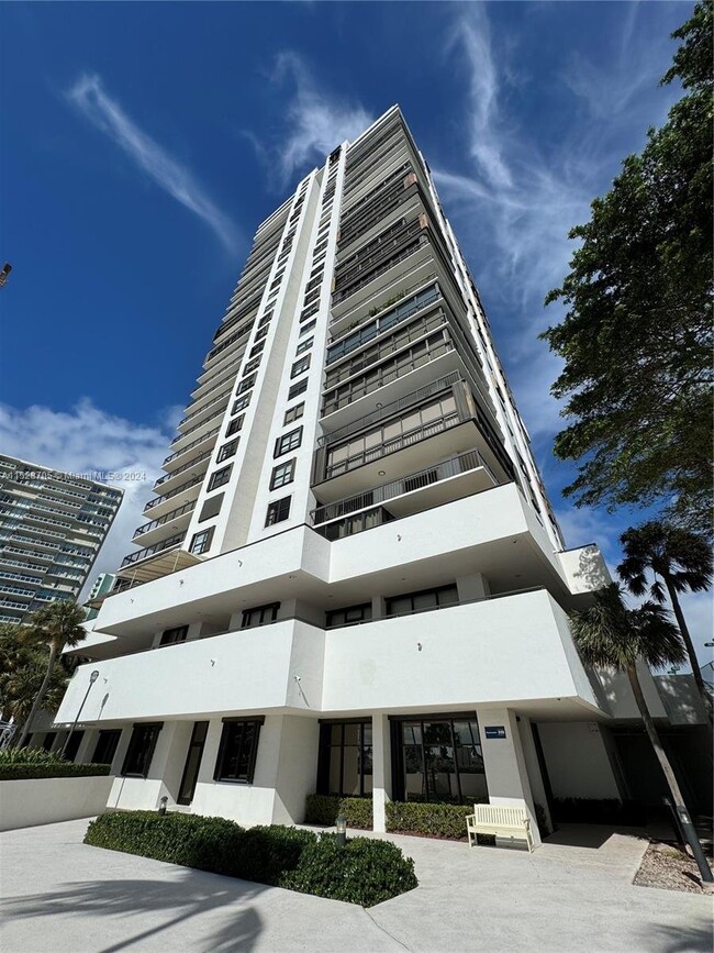 Primary Photo - 2333 Brickell Ave