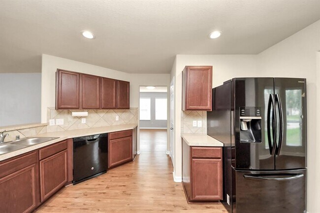Building Photo - 9914 Swallow Dr