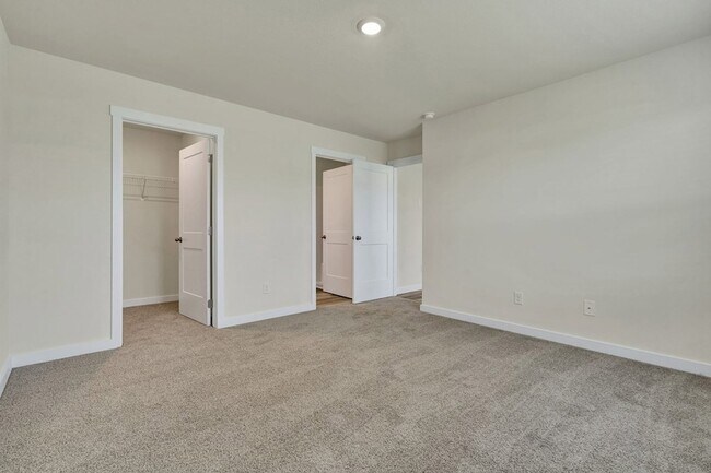 Building Photo - 576 Fox Den Cir
