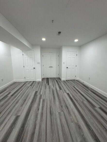 Building Photo - 8611 Lonicera Ct