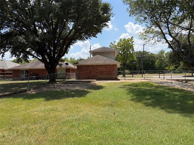 Building Photo - 12905 Kleberg Rd