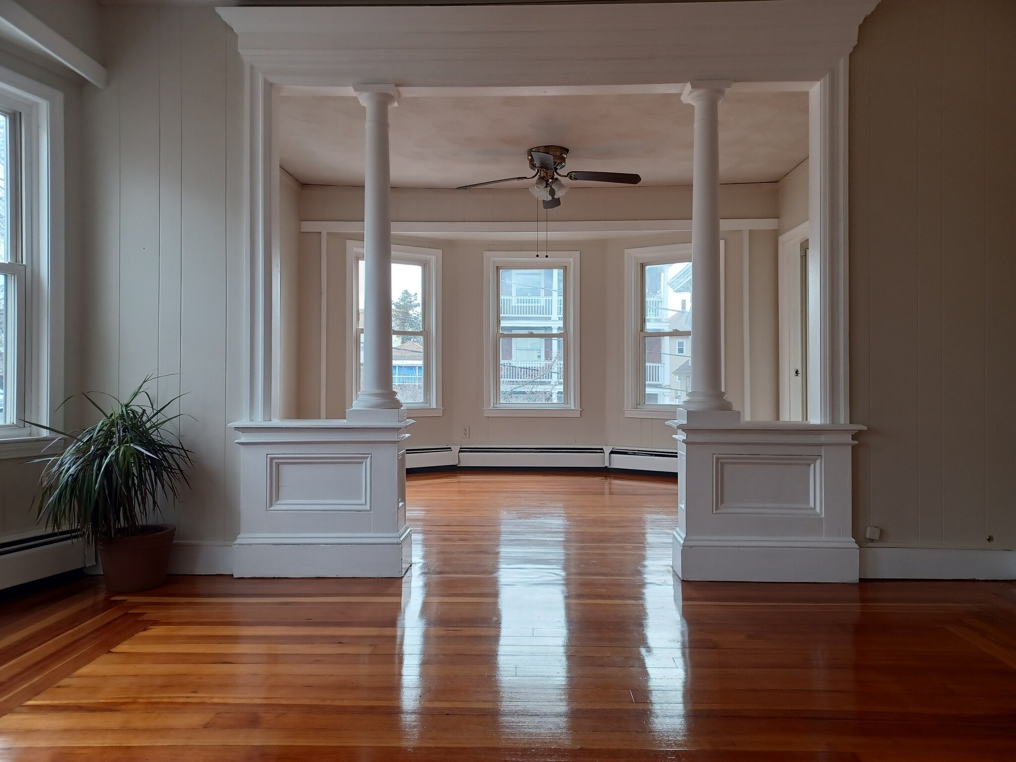 Double Parlor - 22 Chestnut St