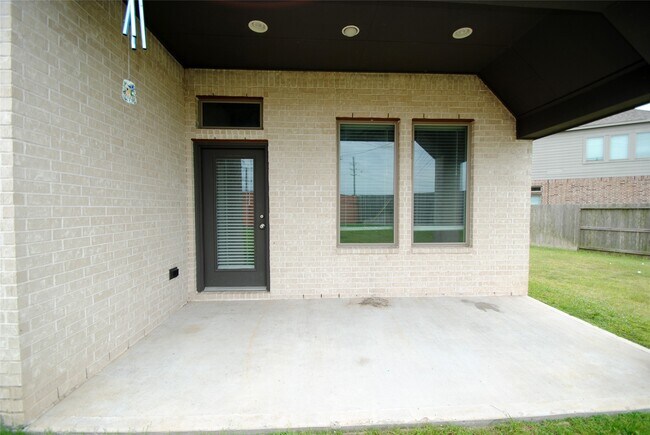 Building Photo - 24978 Tidmor Ln
