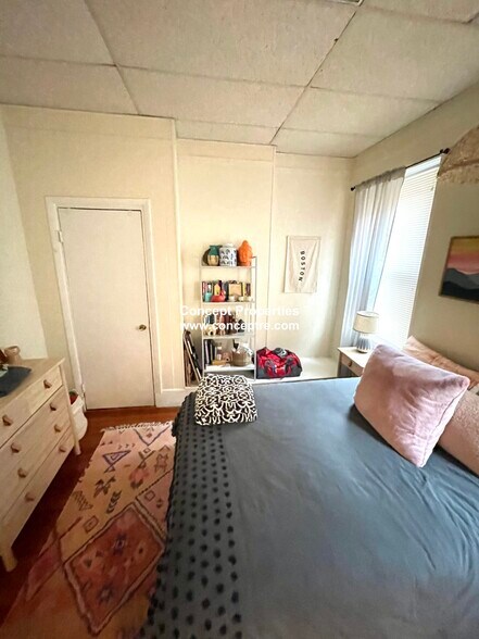 Building Photo - 17 Aberdeen St