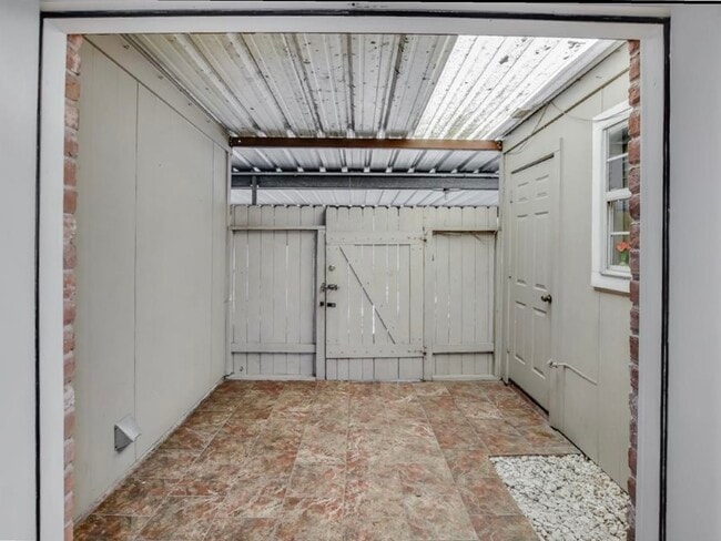 Building Photo - 1837 Witte Rd