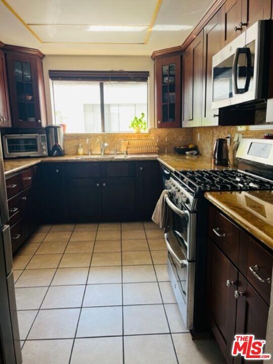 Building Photo - 221 S Gale Dr