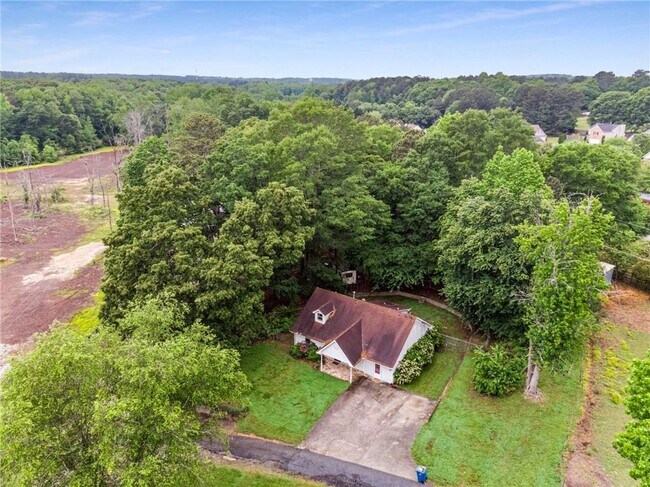 Building Photo - 2312 Gravel Springs Rd