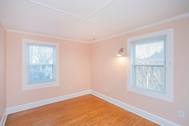 Building Photo - 909 Clarke St