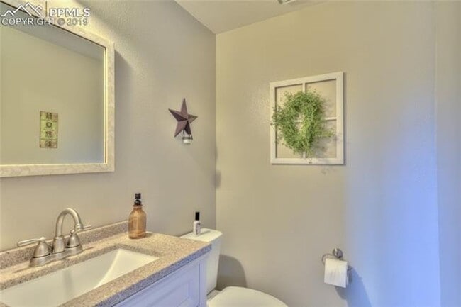 Building Photo - Updated Home in Rampart Meadows