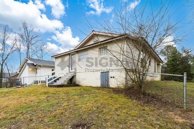 Building Photo - 529 Telford Ln