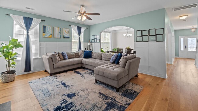 Building Photo - Beautifully Upgraded Home with Outdoor Fire Pit and Fenced Backyard in Buckhead East