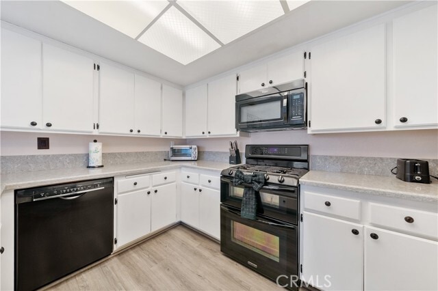 Building Photo - 108 Wild Horse Loop