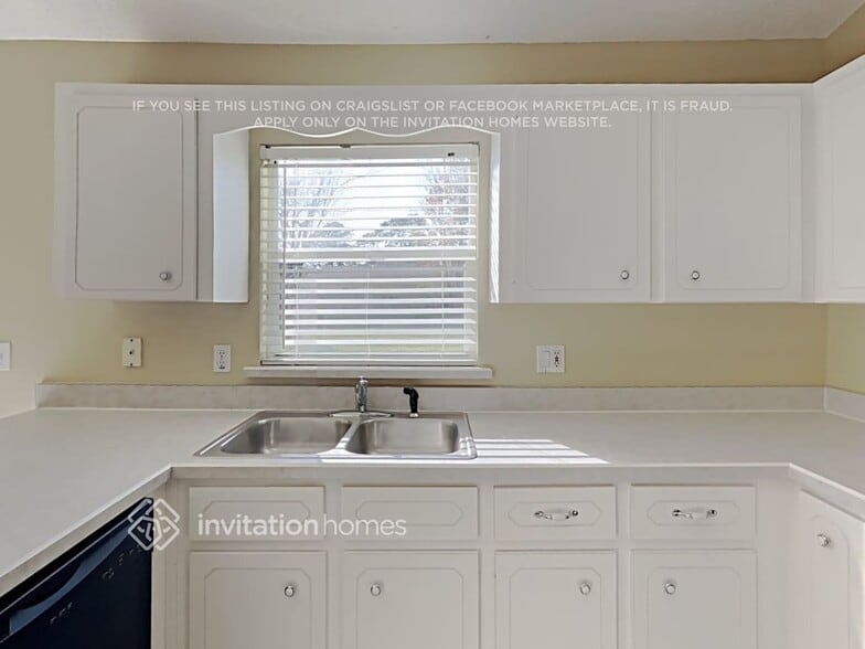 Building Photo - 3132 Travelers Palm Dr