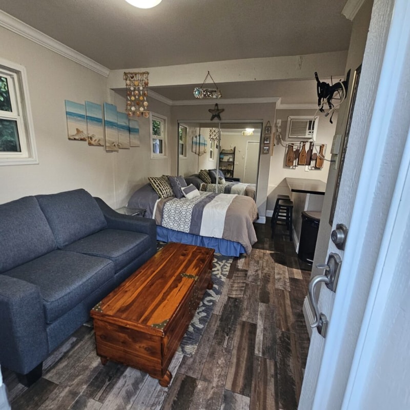 Building Photo - 12204 Hillwood Dr