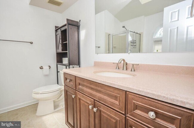 Building Photo - 62 Drumcastle Ct