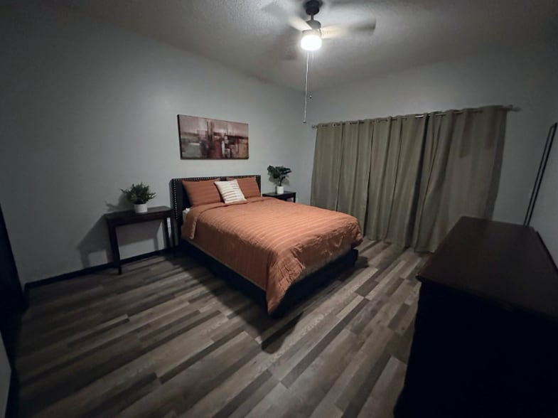 Primary Photo - 1806 Superior Ct