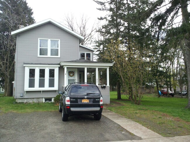 Front - 908 Tulip St