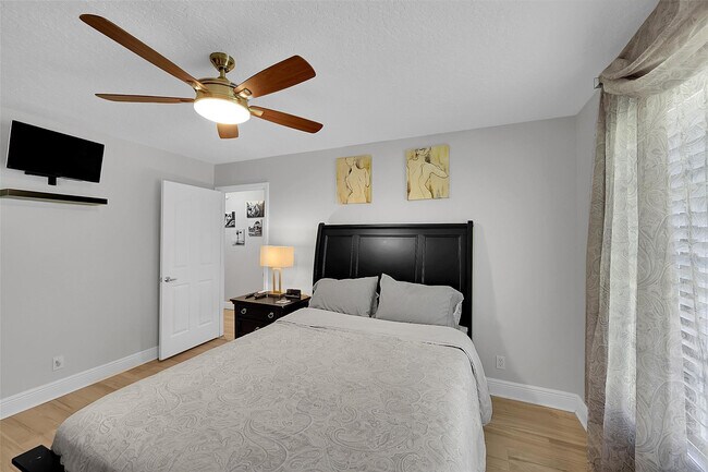 Building Photo - 8606 Arrowhead Dr