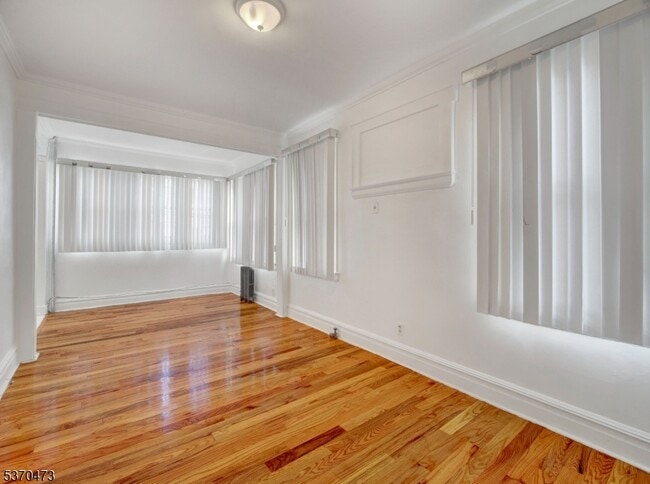 Building Photo - 52 Headley Terrace