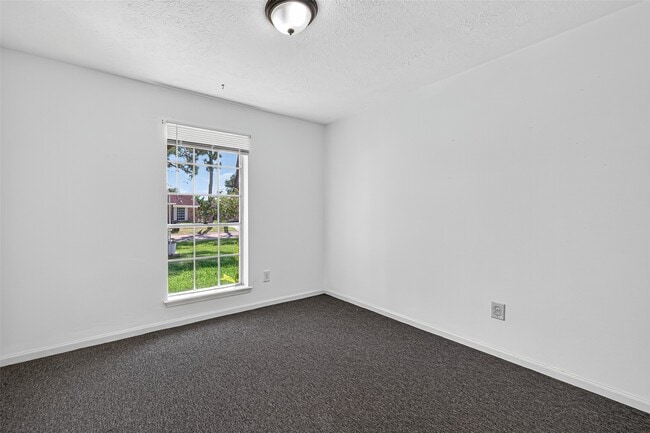 Building Photo - 8511 Collingdale Rd