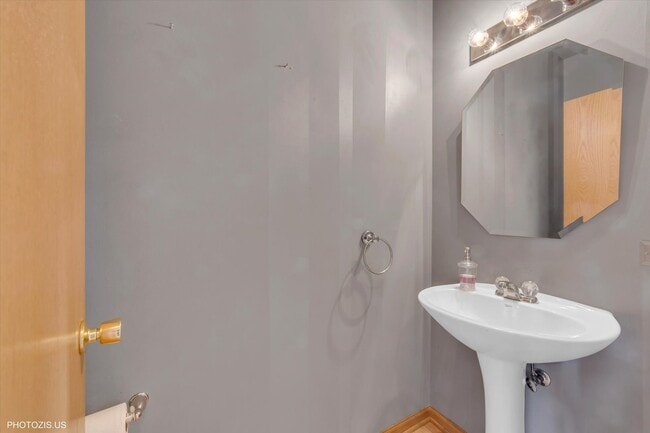 Building Photo - 24525 Champion Dr