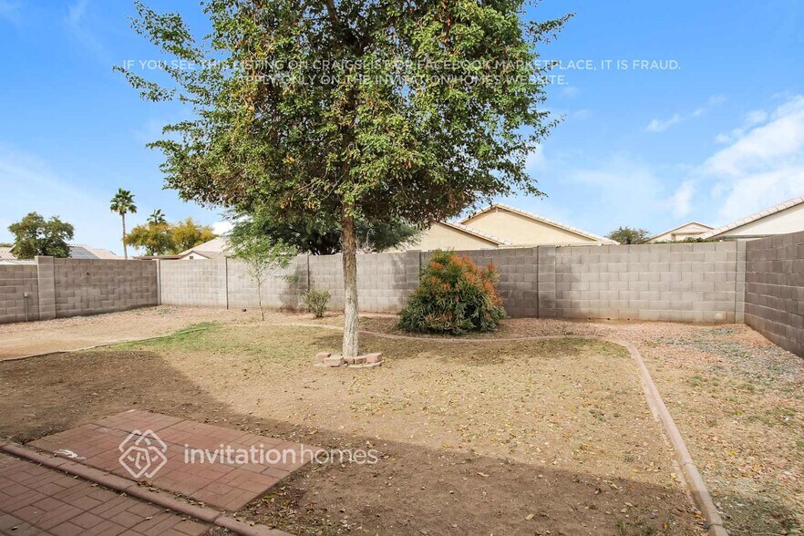 Building Photo - 16070 W Mesquite Dr