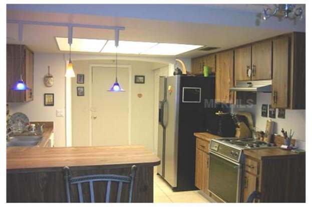 Building Photo - 16131 Manorwood Cir