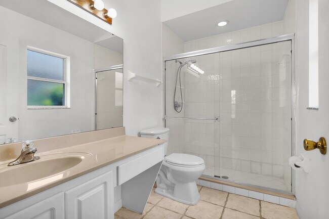 Building Photo - 2340 Commodores Club Blvd