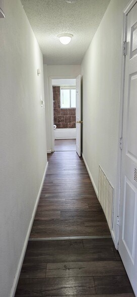 Building Photo - 10772 Tropic Dr