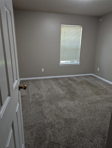 Building Photo - 19322 River Bottom Rd