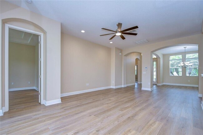 Building Photo - 3341 Grassglen Pl