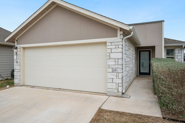 Building Photo - 8214 Cottage Rose Dr