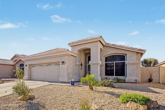 Building Photo - 9026 W Escuda Dr