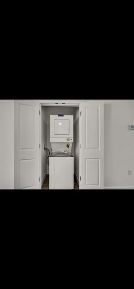 Building Photo - 4099 Jason Rd