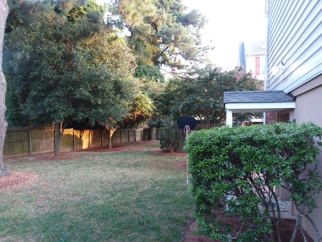 Building Photo - 8550 Tidewater Dr