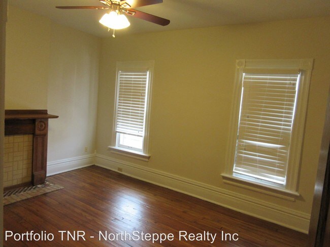 Building Photo - 694 Kerr St