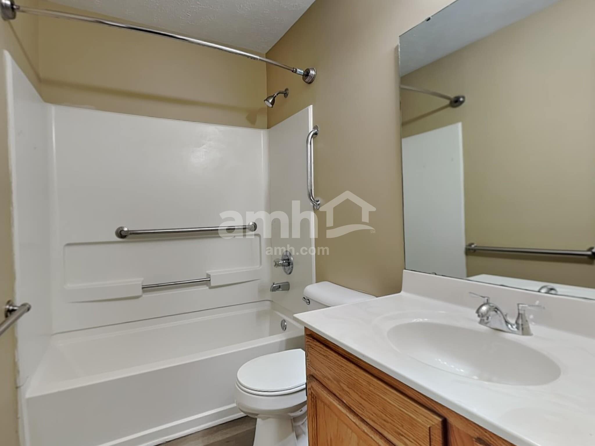 Building Photo - 19 Pond Ln