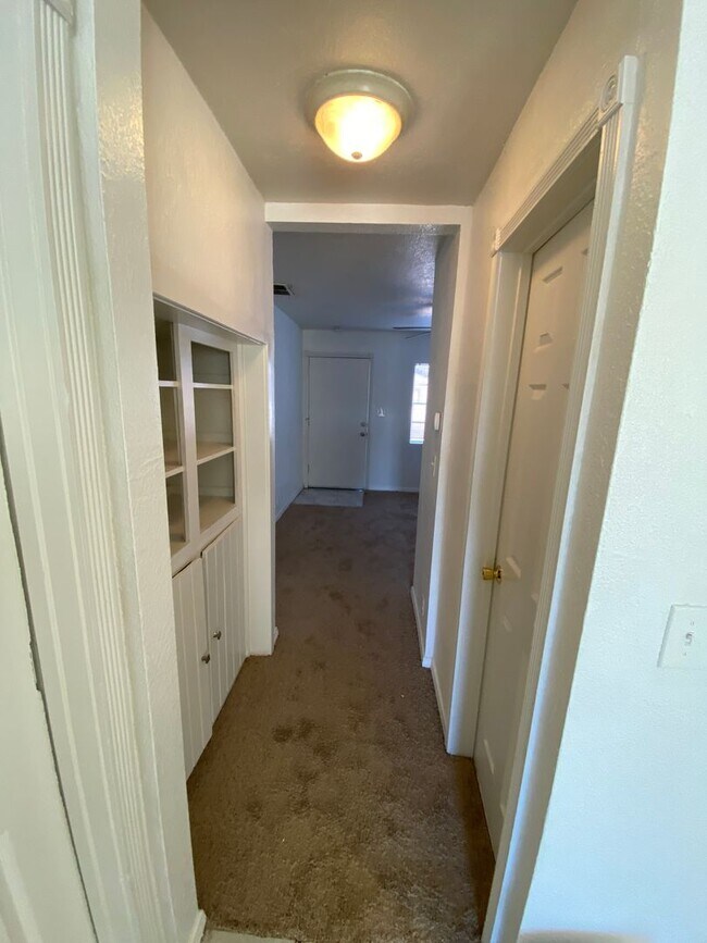 Building Photo - 3p2538