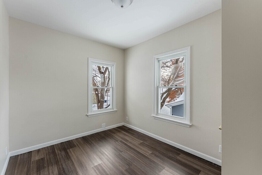 Building Photo - 125 S Main St