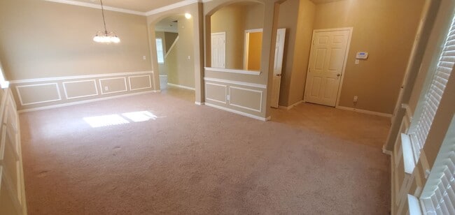 Building Photo - 249 Nomad Ln