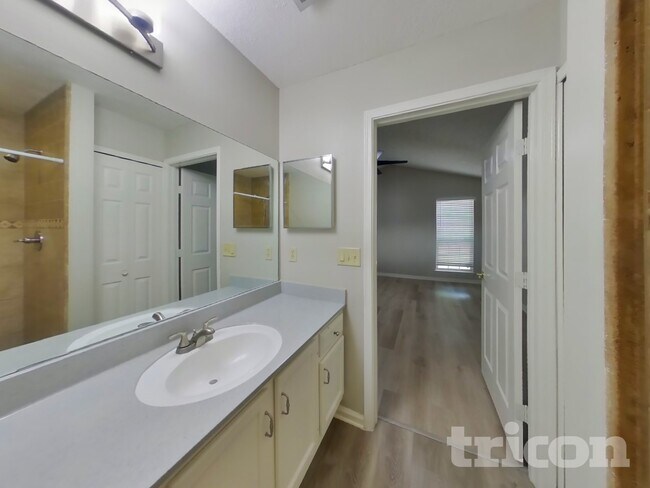 Building Photo - 3373 Millcrest Pl