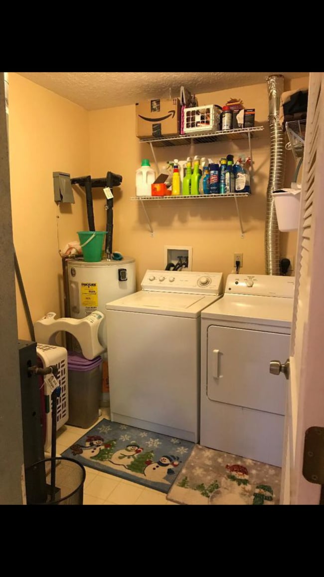 Building Photo - 8903 Mallard Ct