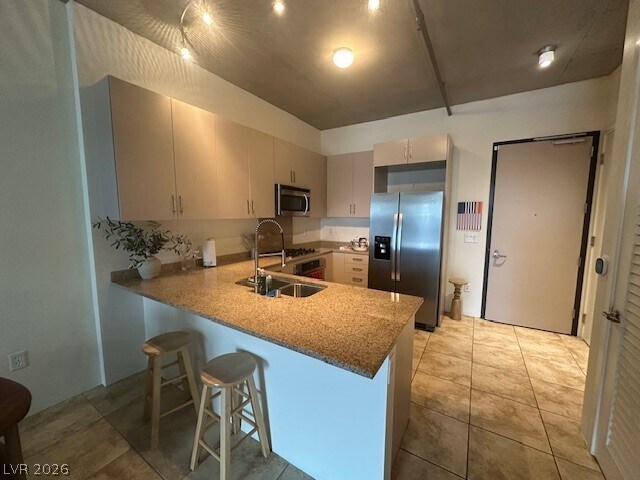 Building Photo - 353 E Bonneville Ave