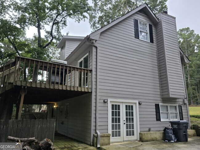 Building Photo - 3973 Woodland Cir SE