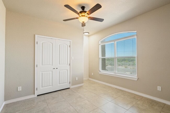 Building Photo - 122 Little Bighorn Trl